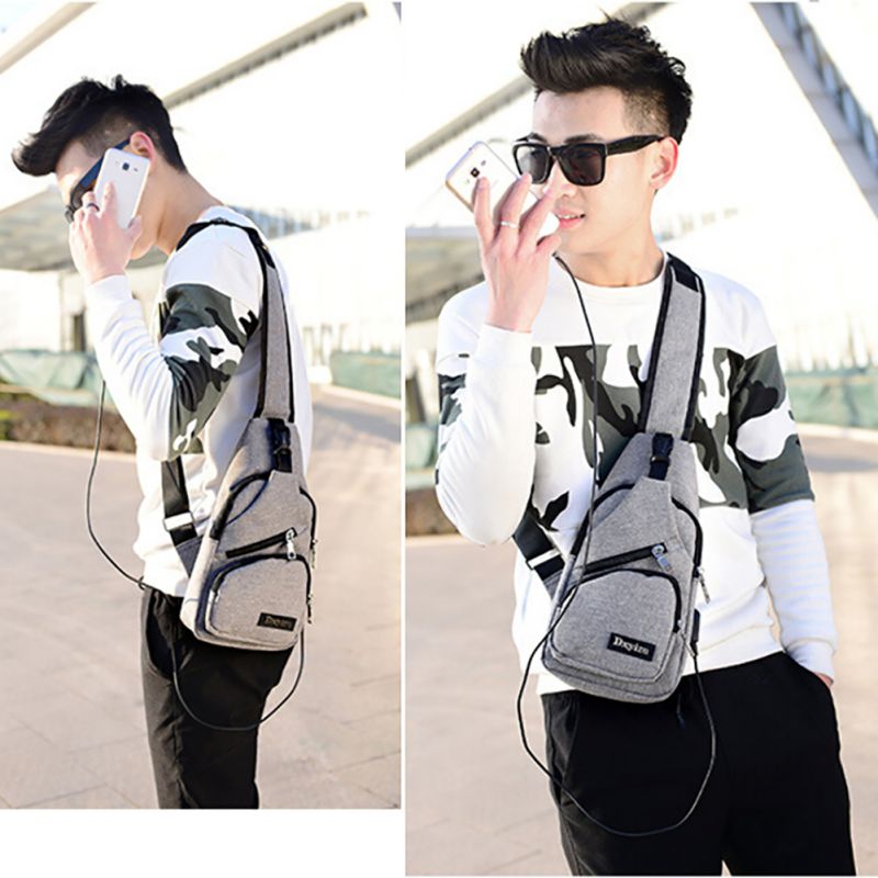 BULL CAPTAIN 122 Large-capacity Retro Cowhide Single-shoulder Crossbody Chest Bag with USB Port(Black)